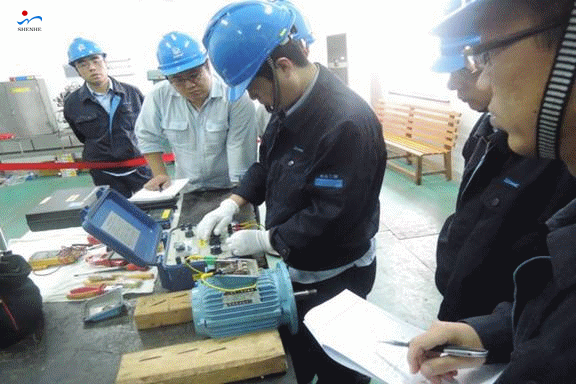 2014111216520536536.gif